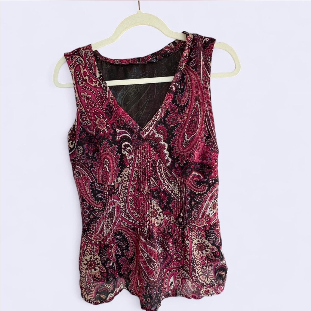 a.n.a Paisley Patterned Top in Red and Black